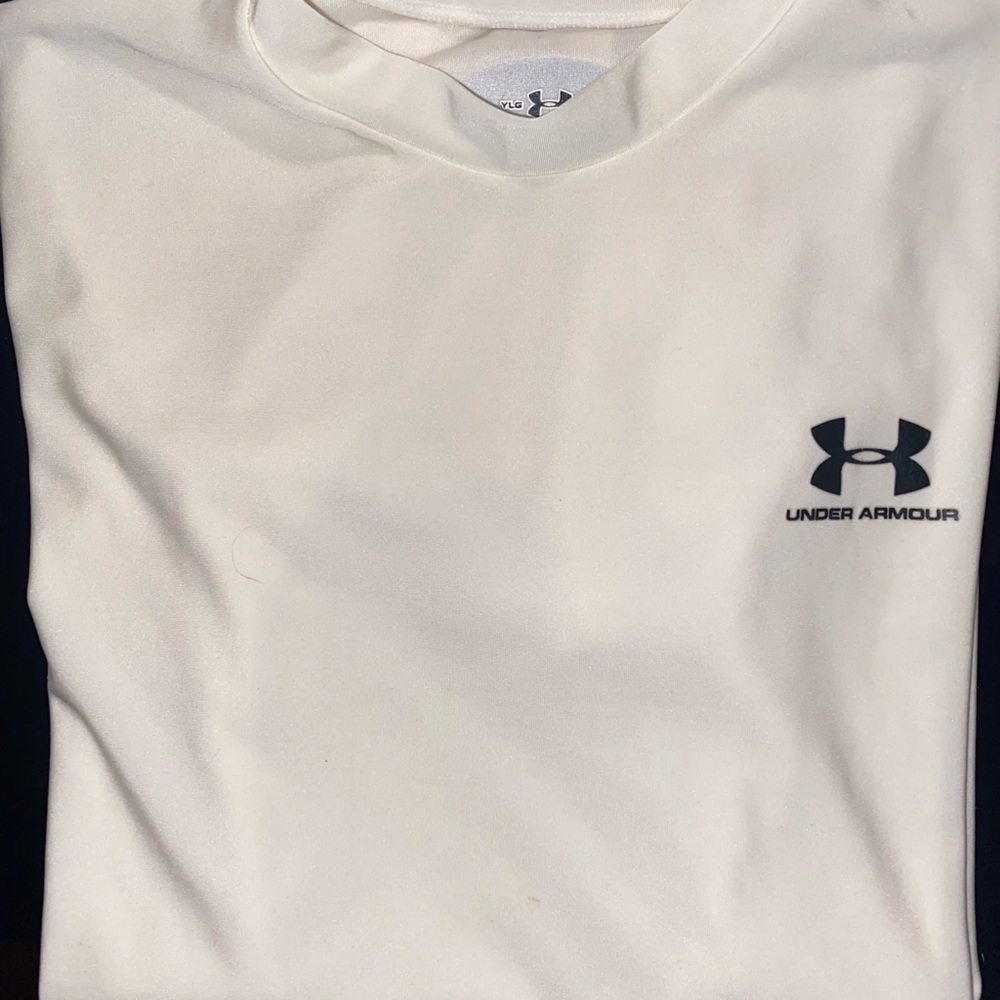 White under armor tee- unisex